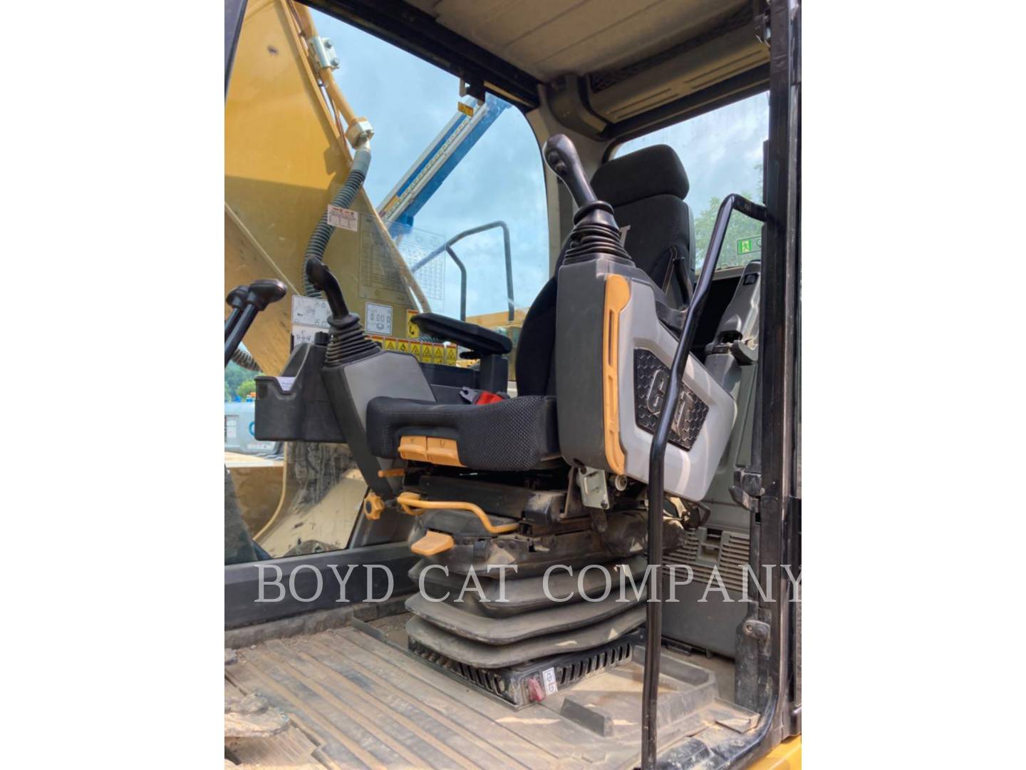 2018 Caterpillar 323-07 Excavator