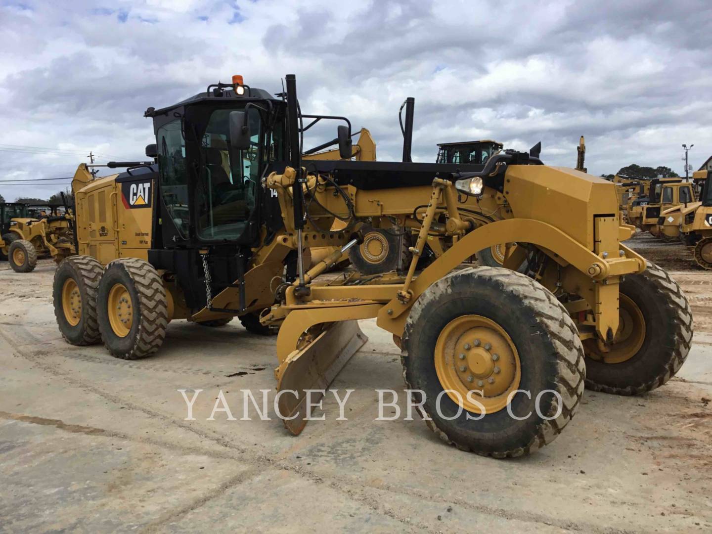 2014 Caterpillar 140M2 Grader - Road