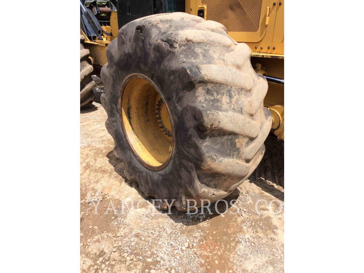 2015 Caterpillar 525D SF Skidder