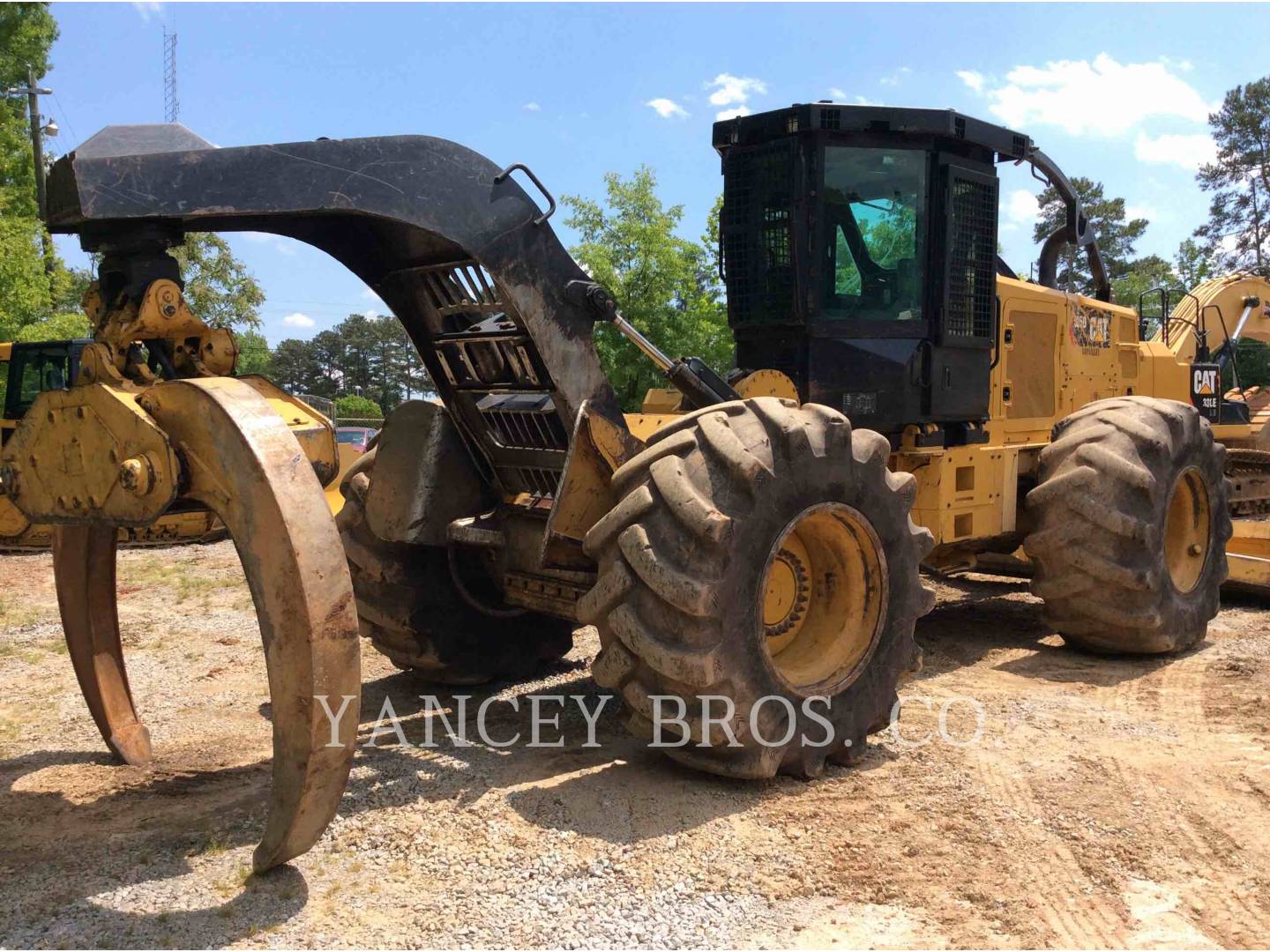 2015 Caterpillar 525D SF Skidder