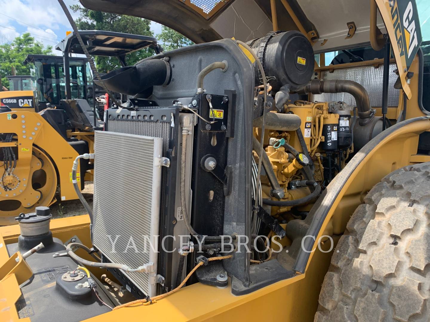 2014 Caterpillar CS56 Compactor