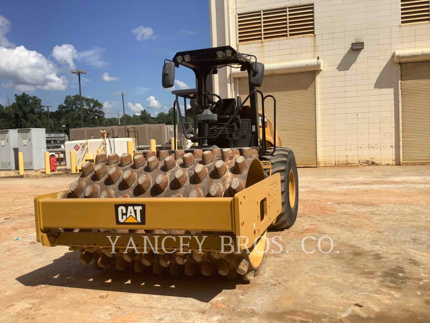 2017 Caterpillar CP54B Compactor