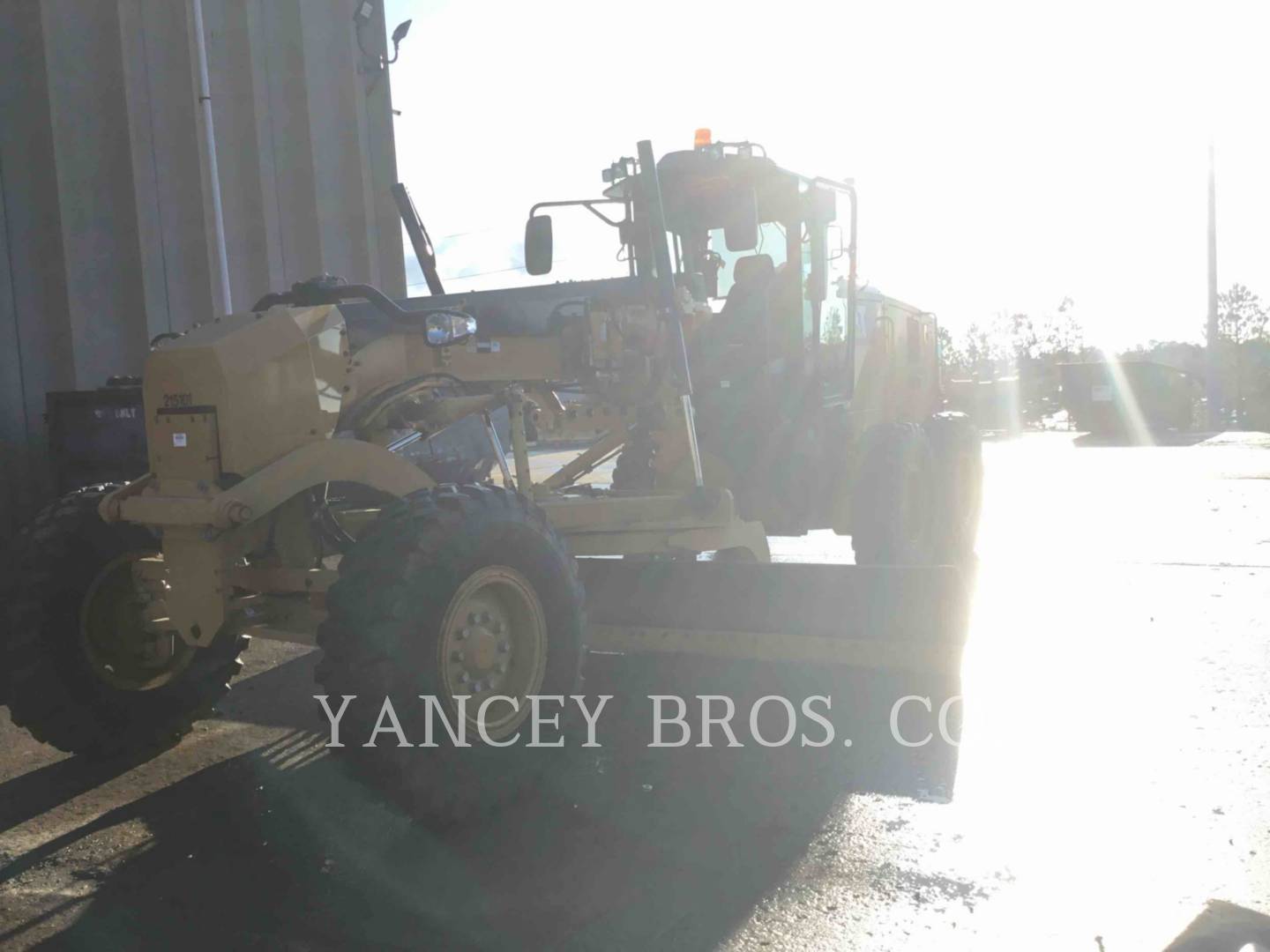 2015 Caterpillar 12M3 LR Grader - Road