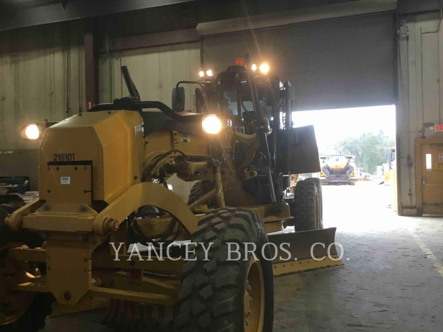 2015 Caterpillar 12M3 LR Grader - Road