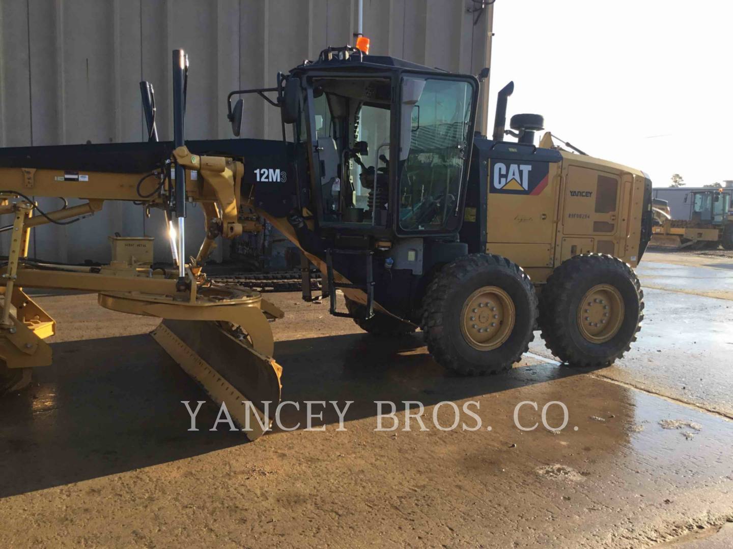 2015 Caterpillar 12M3 LR Grader - Road