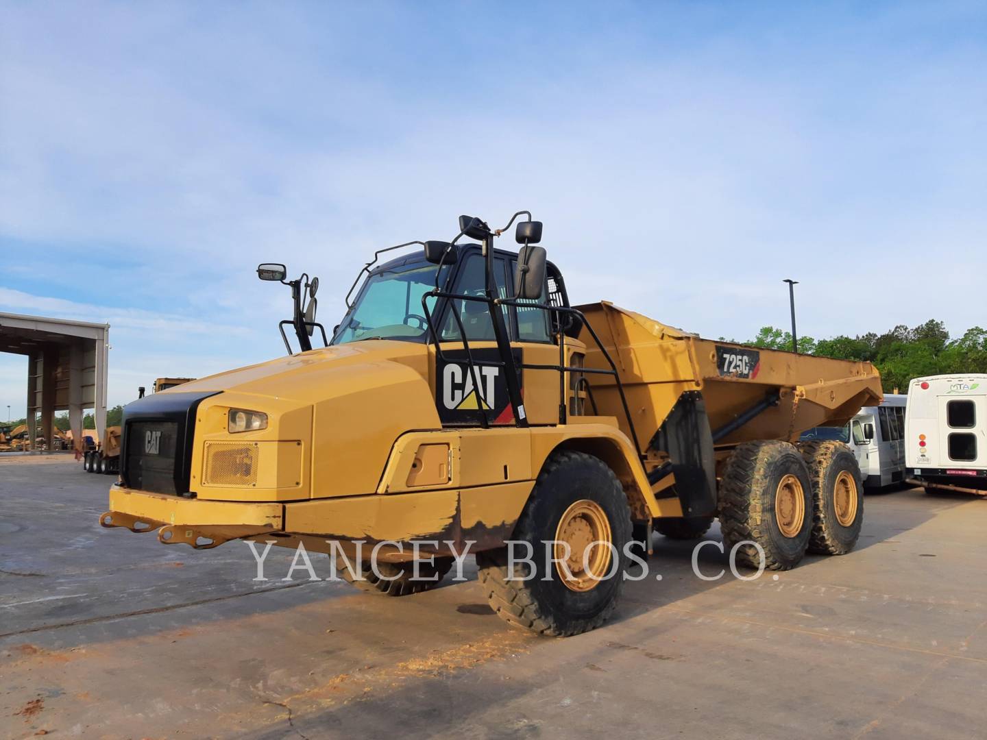 2015 Caterpillar 725C Articulated Truck