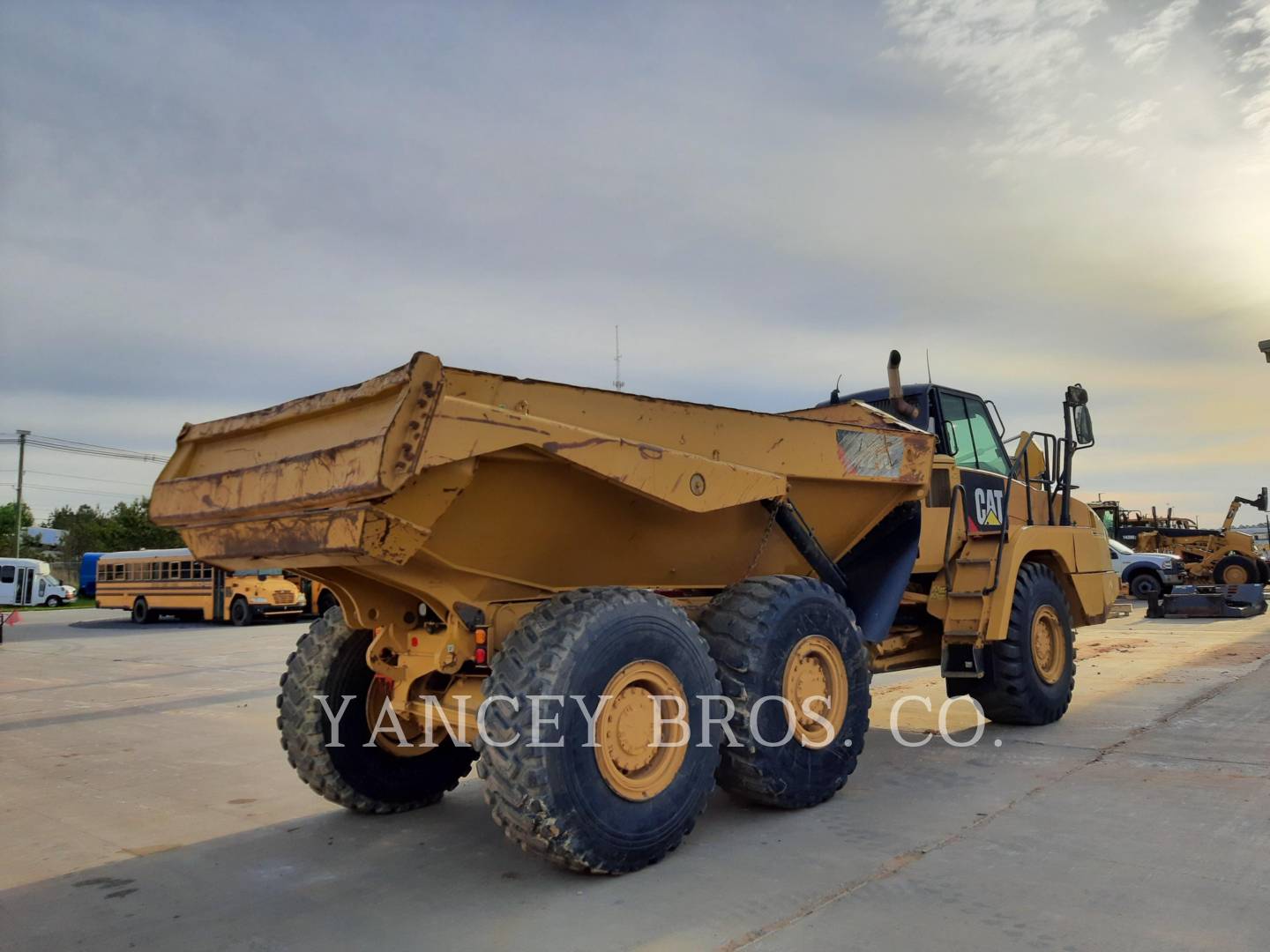 2015 Caterpillar 725C Articulated Truck