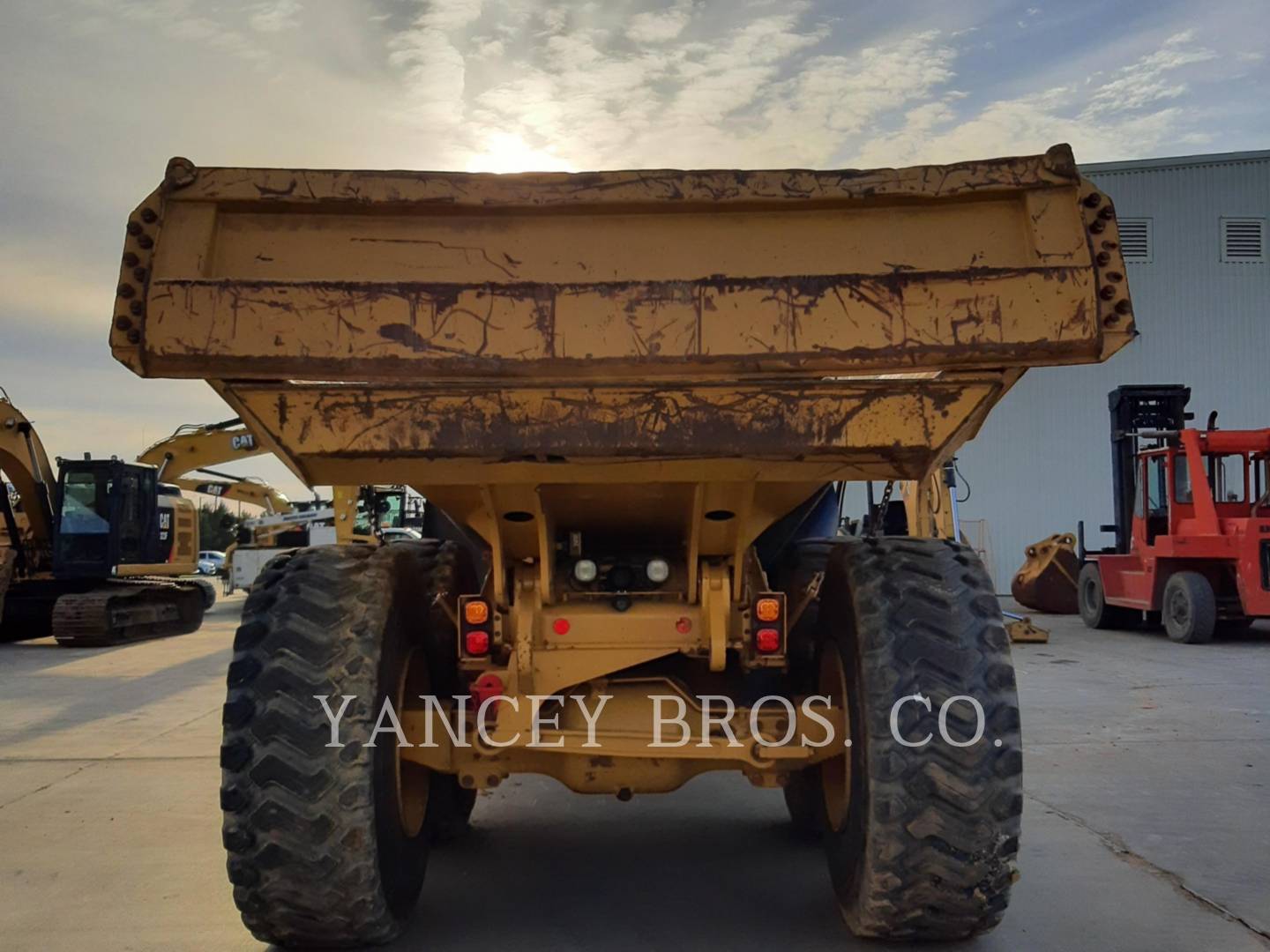 2015 Caterpillar 725C Articulated Truck