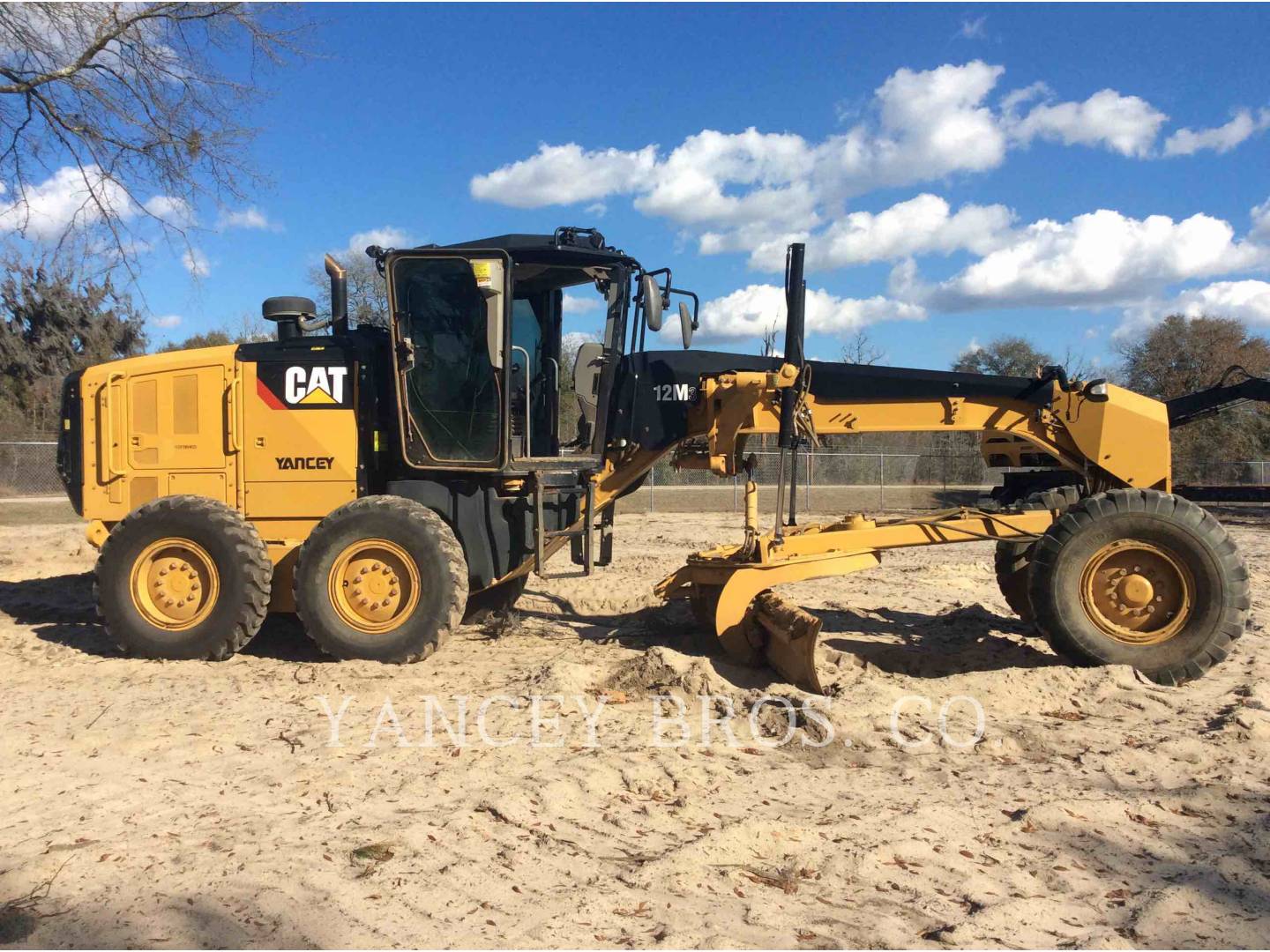 2015 Caterpillar 12M3 BRSLP Grader - Road