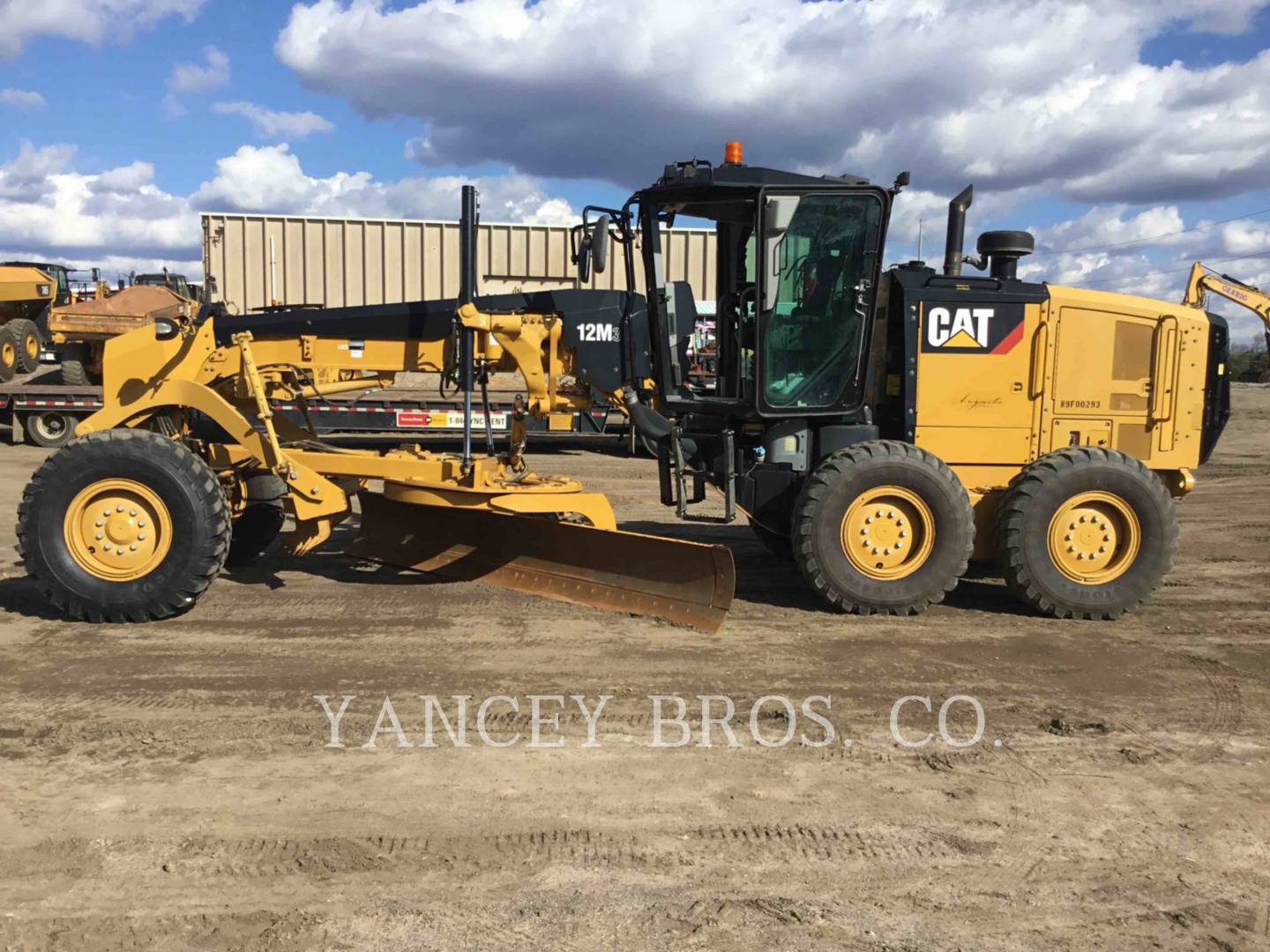 2015 Caterpillar 12M3 LR Grader - Road