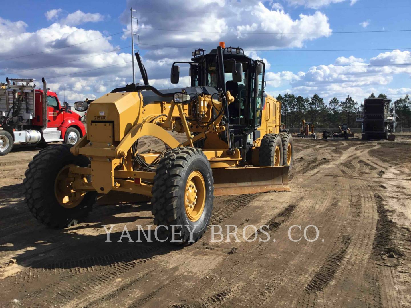 2015 Caterpillar 12M3 LR Grader - Road