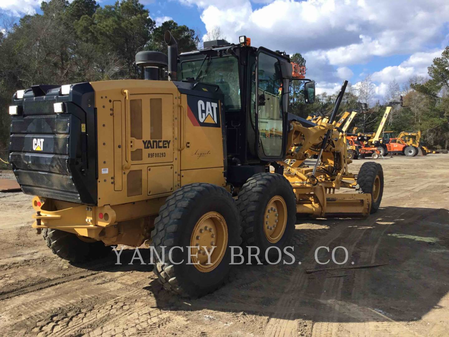 2015 Caterpillar 12M3 LR Grader - Road