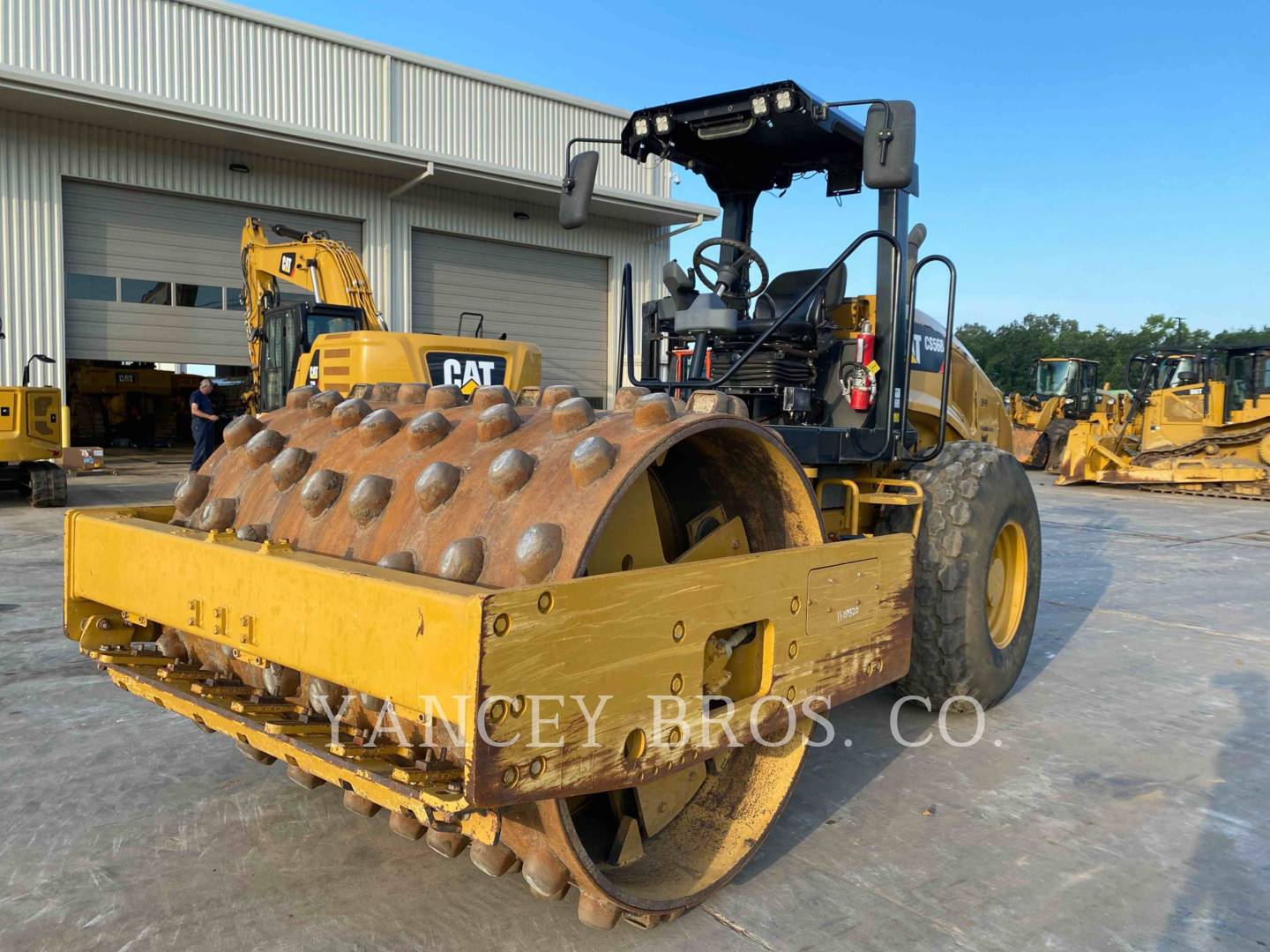 2015 Caterpillar CS56B Compactor