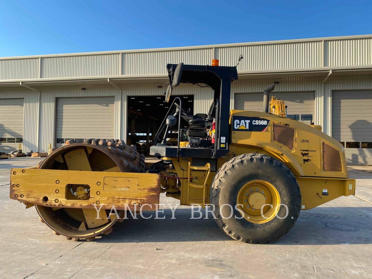 2015 Caterpillar CS56B Compactor