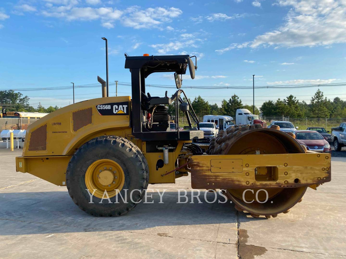 2015 Caterpillar CS56B Compactor