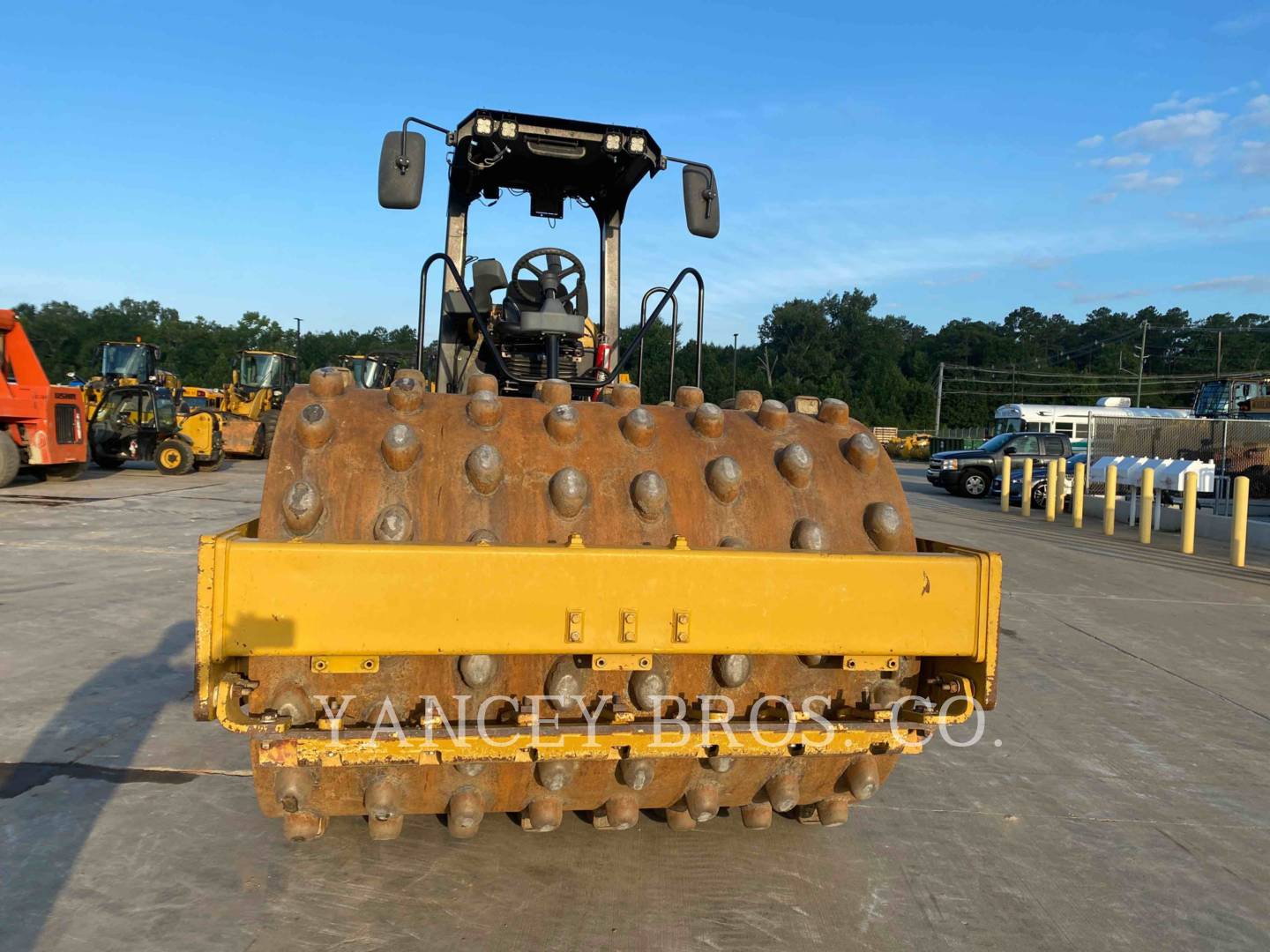 2015 Caterpillar CS56B Compactor