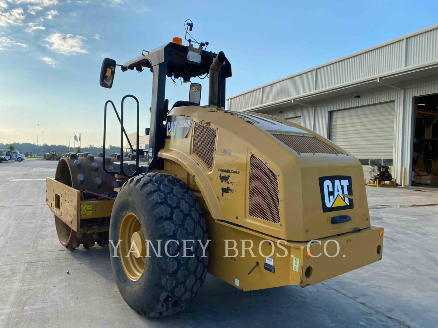 2015 Caterpillar CS56B Compactor