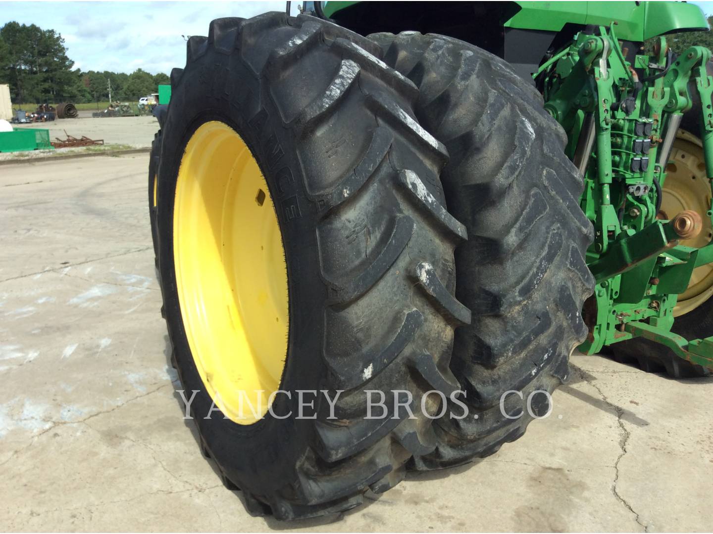 2000 John Deere 7810 Tractor