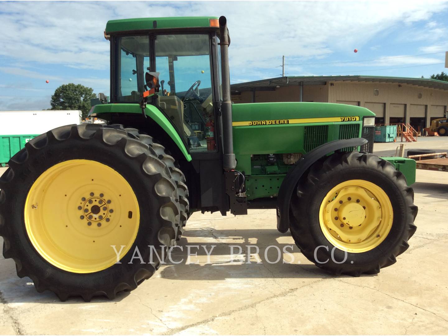 2000 John Deere 7810 Tractor