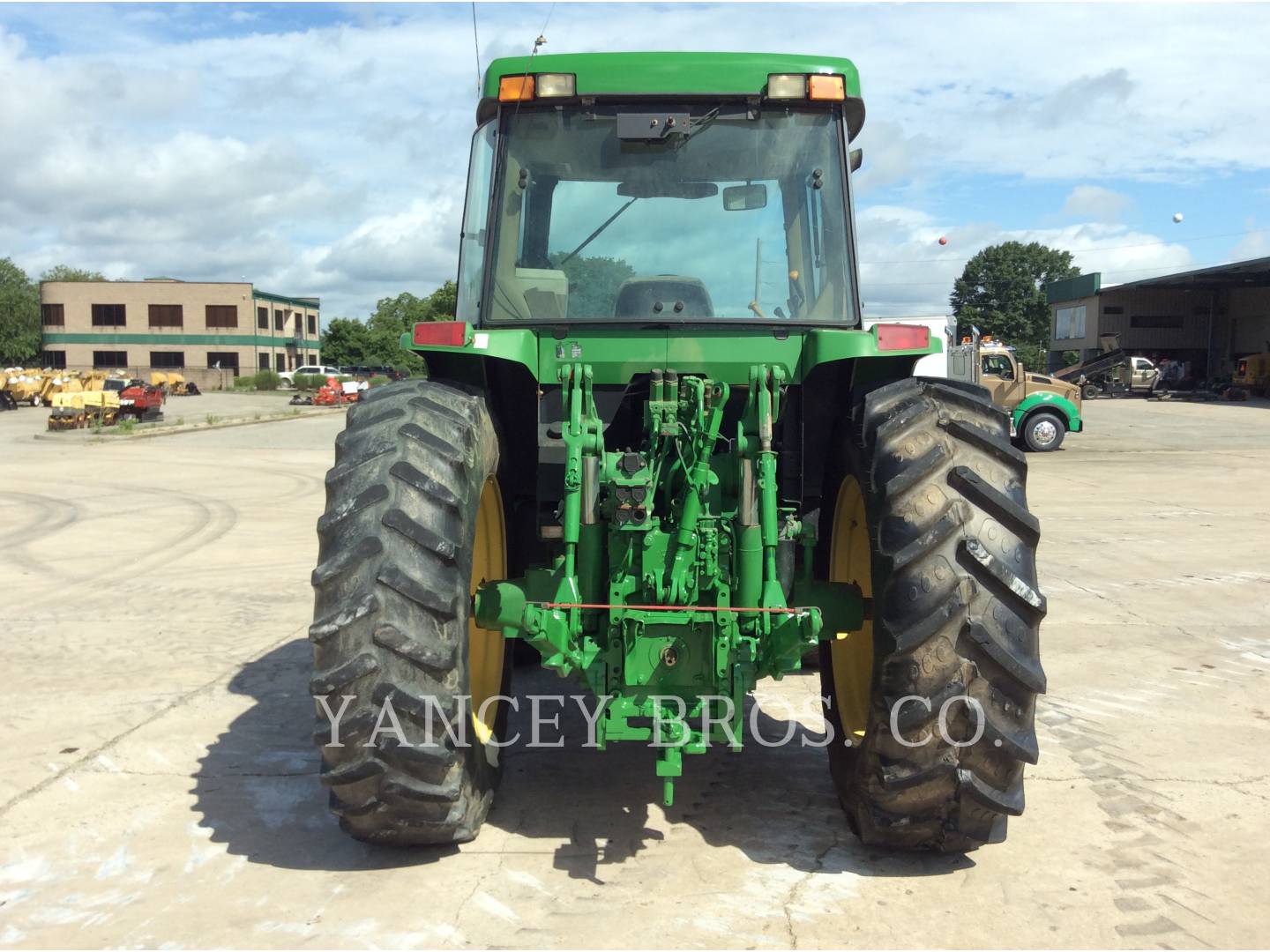 2000 John Deere 7210 Tractor