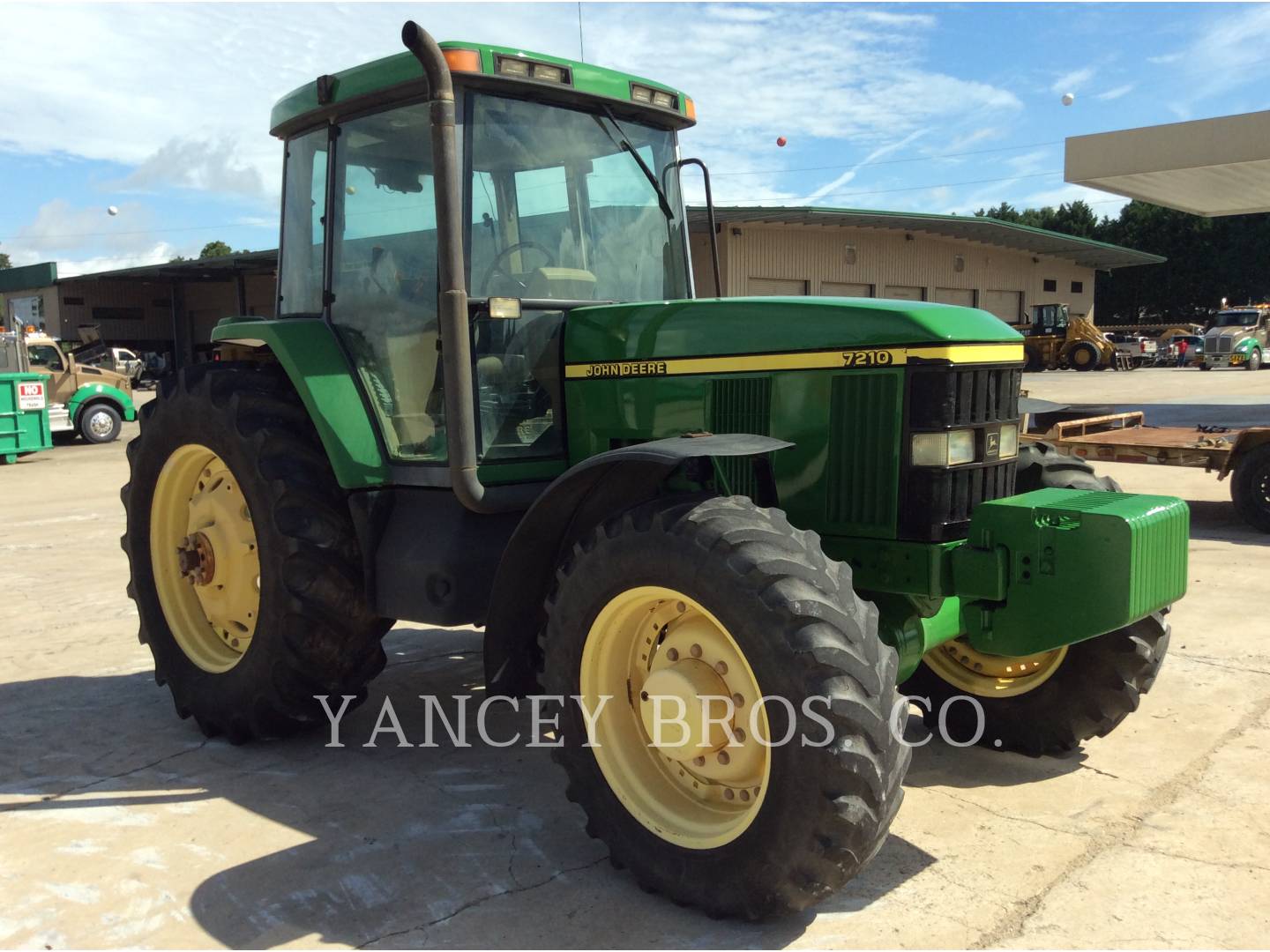 2000 John Deere 7210 Tractor