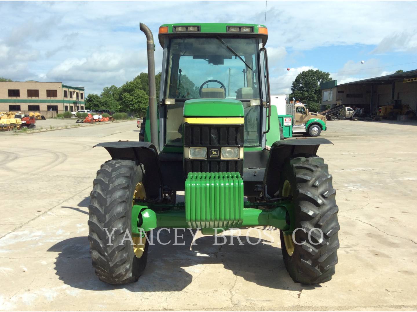 2000 John Deere 7210 Tractor