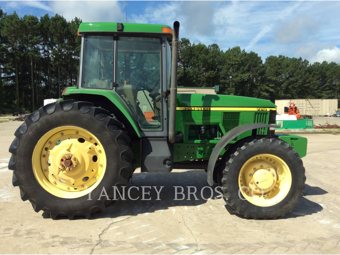 2000 John Deere 7210 Tractor