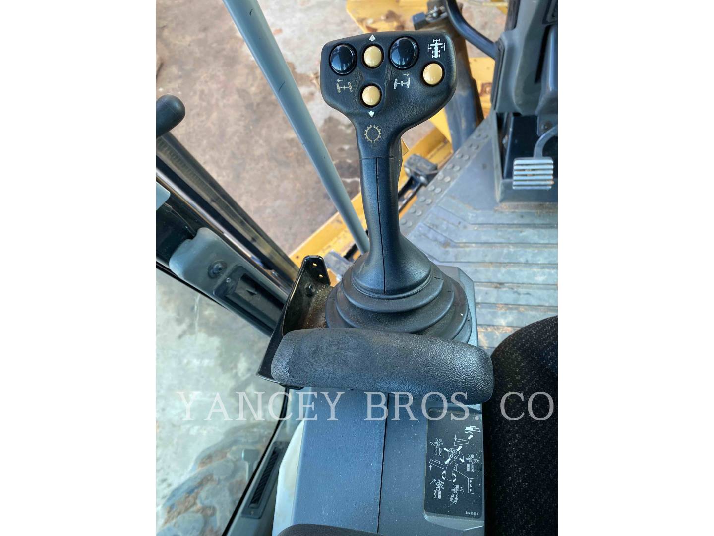 2015 Caterpillar 12M3 BR Grader - Road