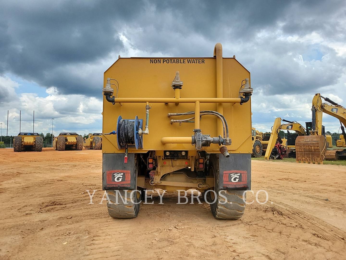 2014 Caterpillar 725 WT Trailer