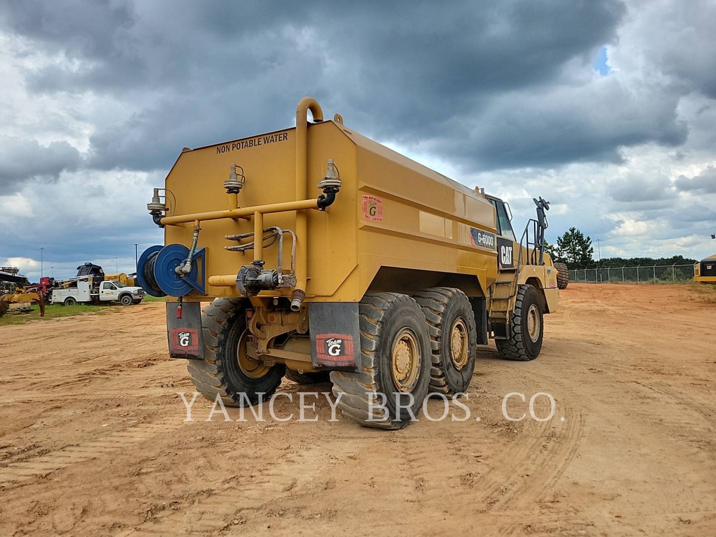 2014 Caterpillar 725 WT Trailer