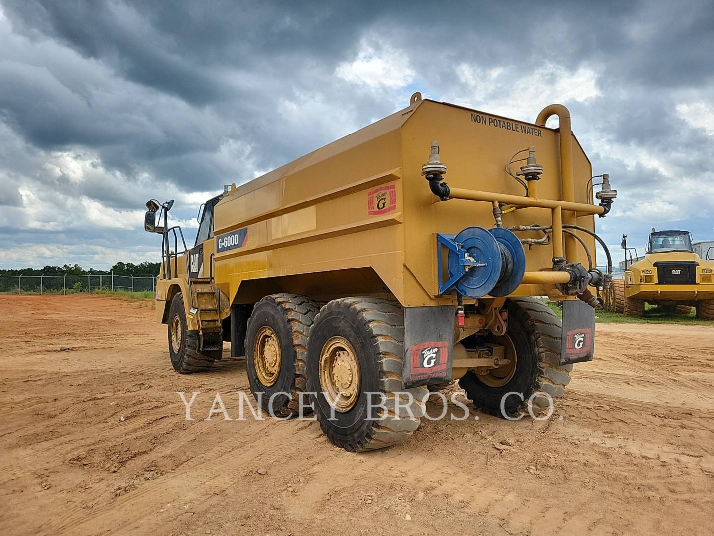 2014 Caterpillar 725 WT Trailer