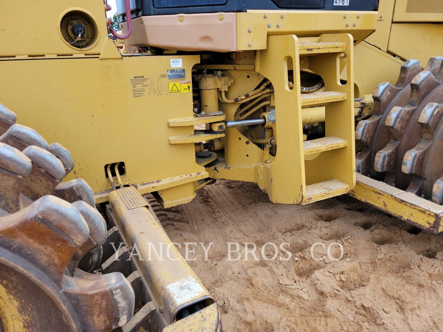 2007 Caterpillar 815F2 Compactor