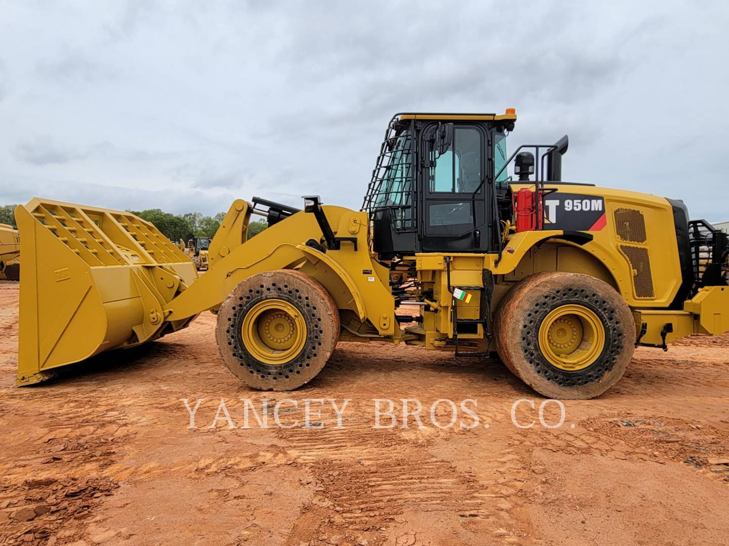 2016 Caterpillar 950M WASTE Wheel Loader