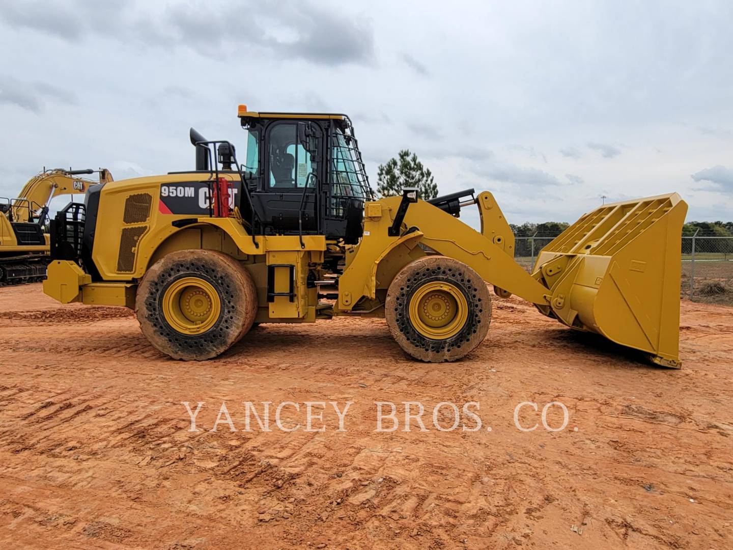 2016 Caterpillar 950M WASTE Wheel Loader