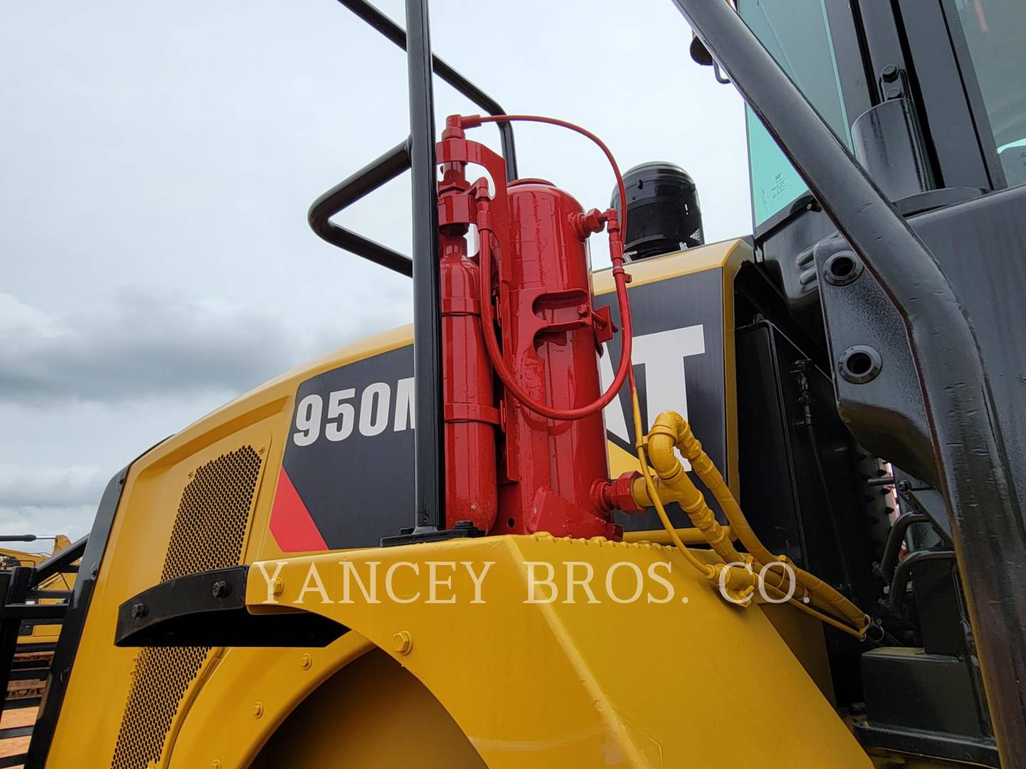 2016 Caterpillar 950M WASTE Wheel Loader