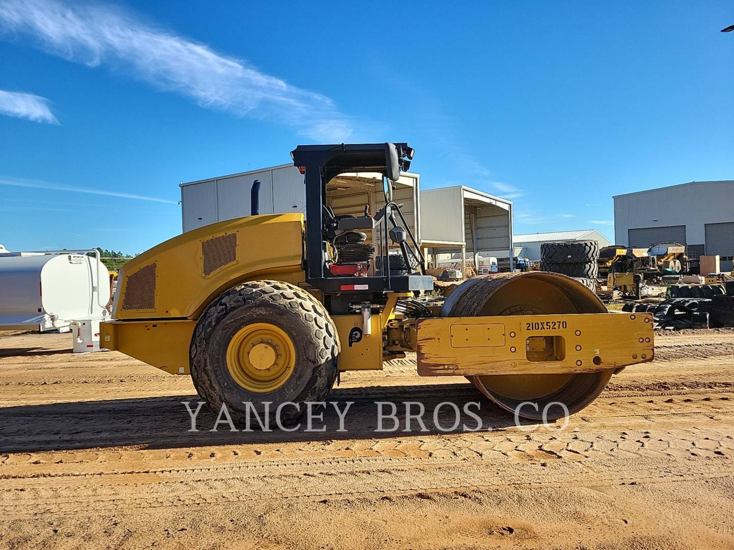 2017 Caterpillar CS56B Compactor