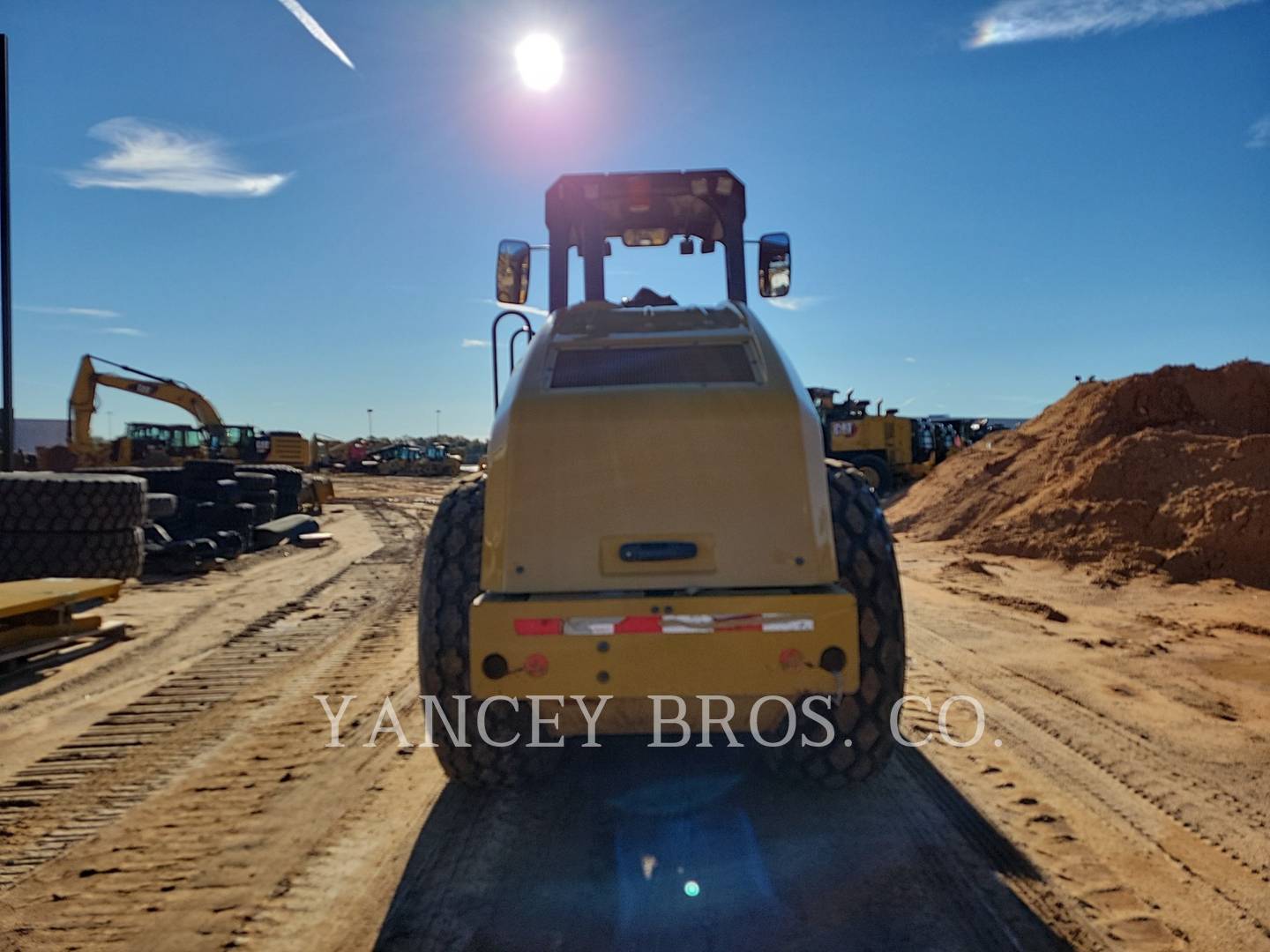 2017 Caterpillar CS56B Compactor