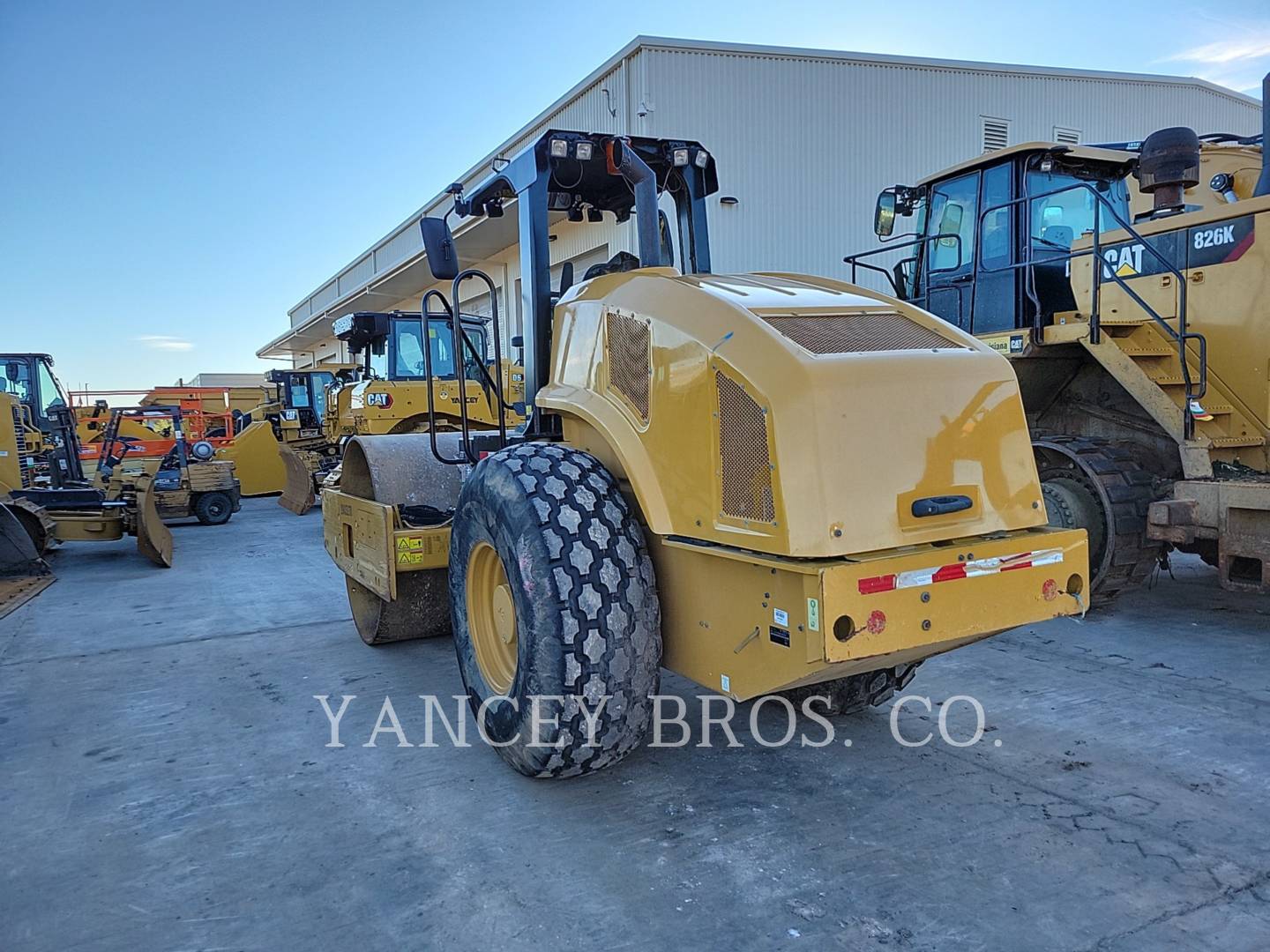 2017 Caterpillar CS56B Compactor