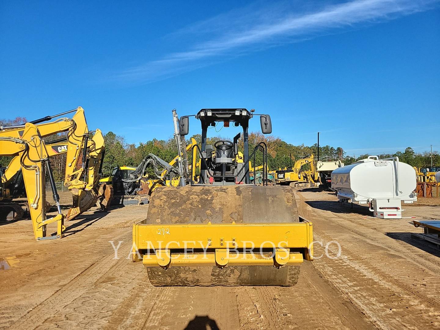 2017 Caterpillar CS56B Compactor