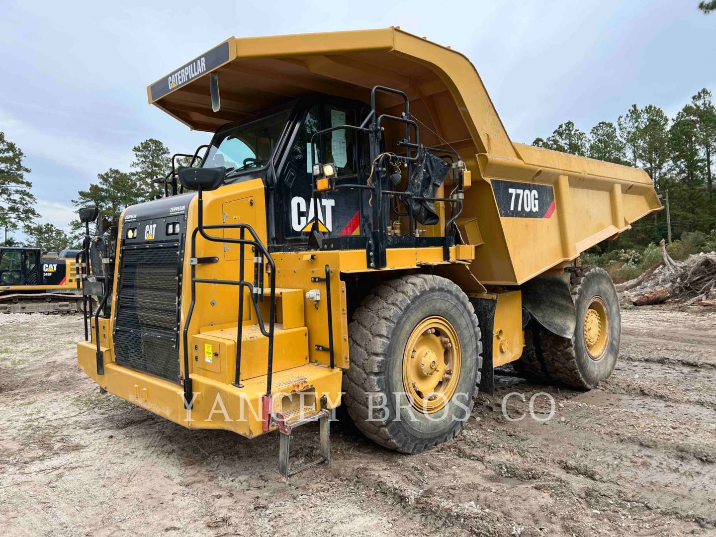 2017 Caterpillar 770G Truck