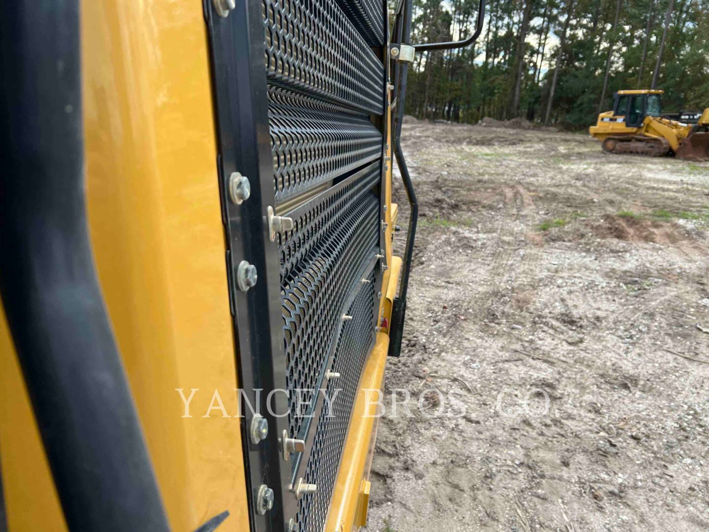 2017 Caterpillar 770G Truck