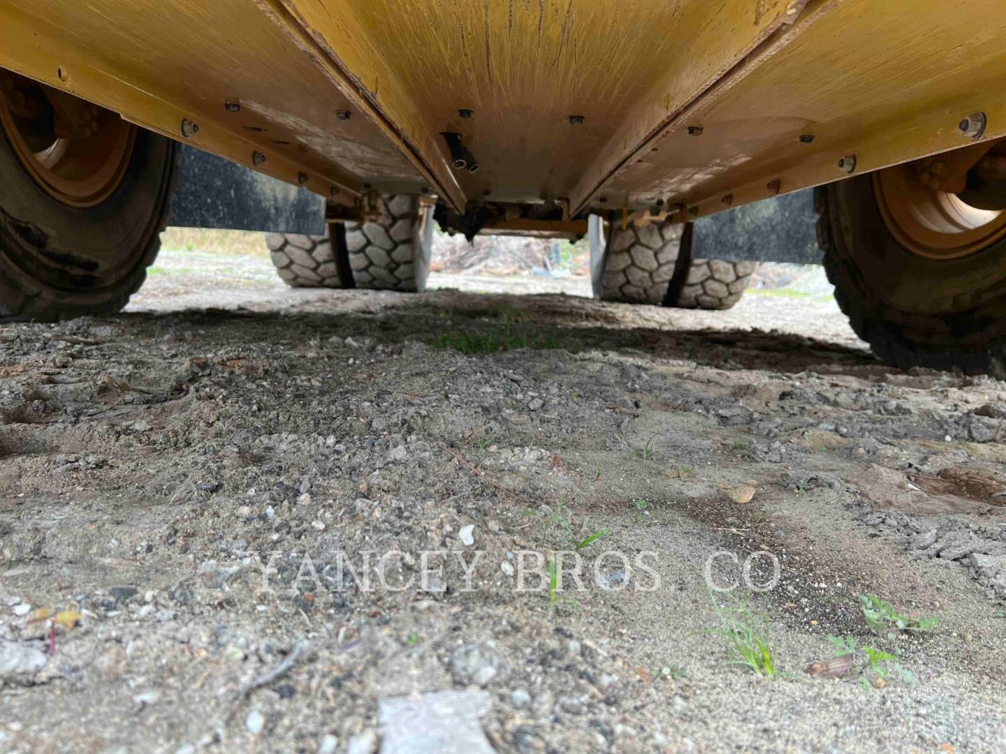 2017 Caterpillar 770G Truck