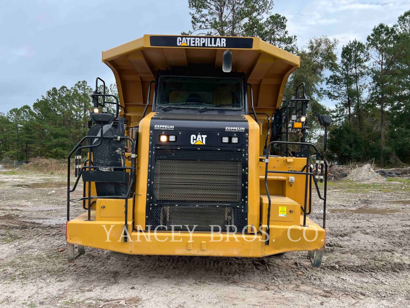 2017 Caterpillar 770G Truck