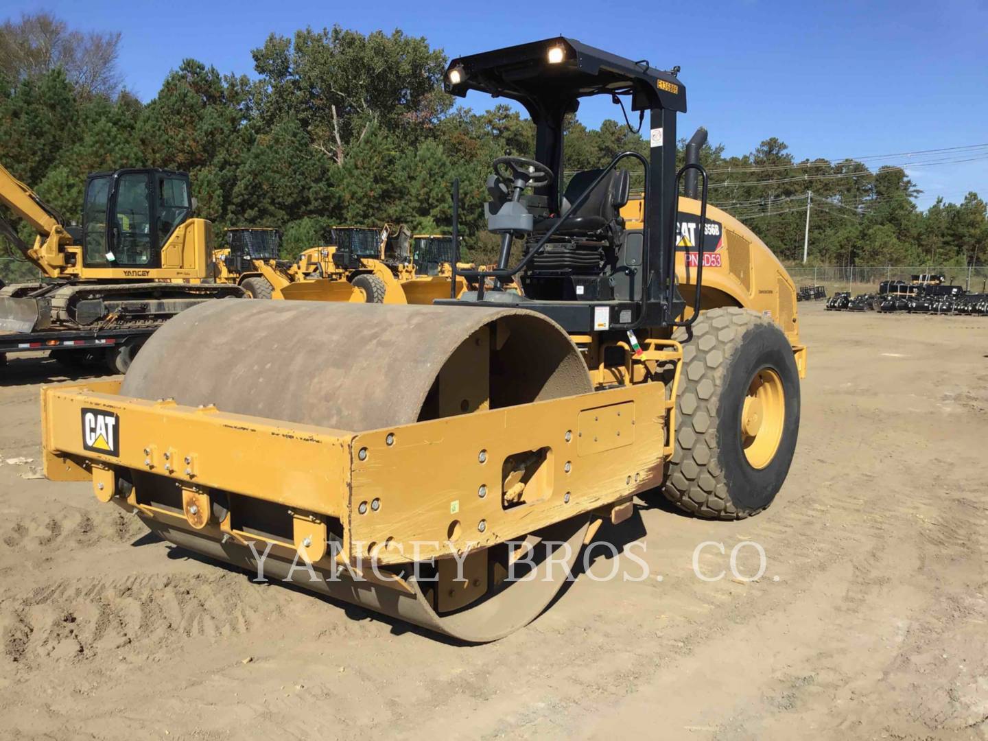 2017 Caterpillar CS56B Compactor