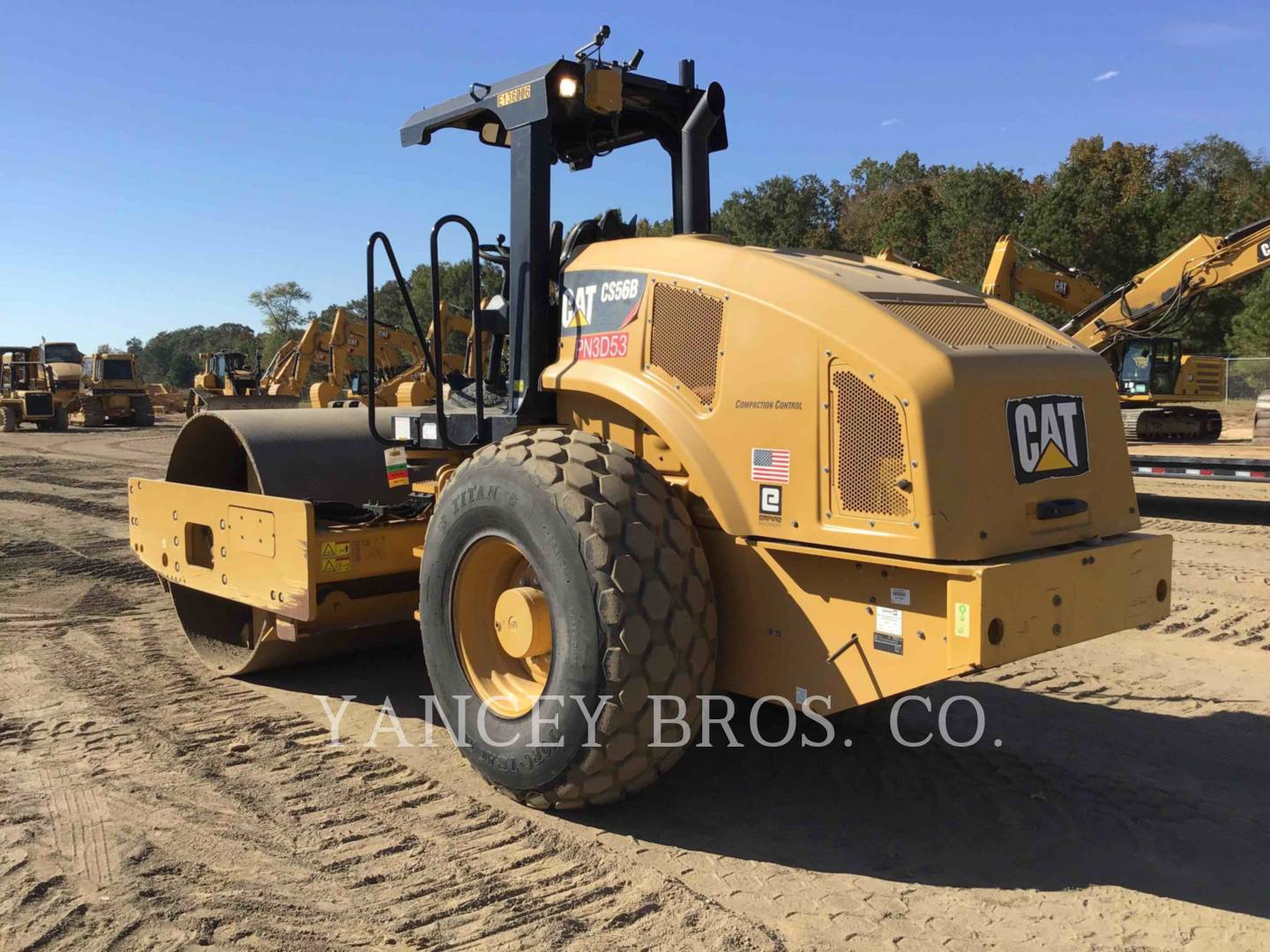 2017 Caterpillar CS56B Compactor