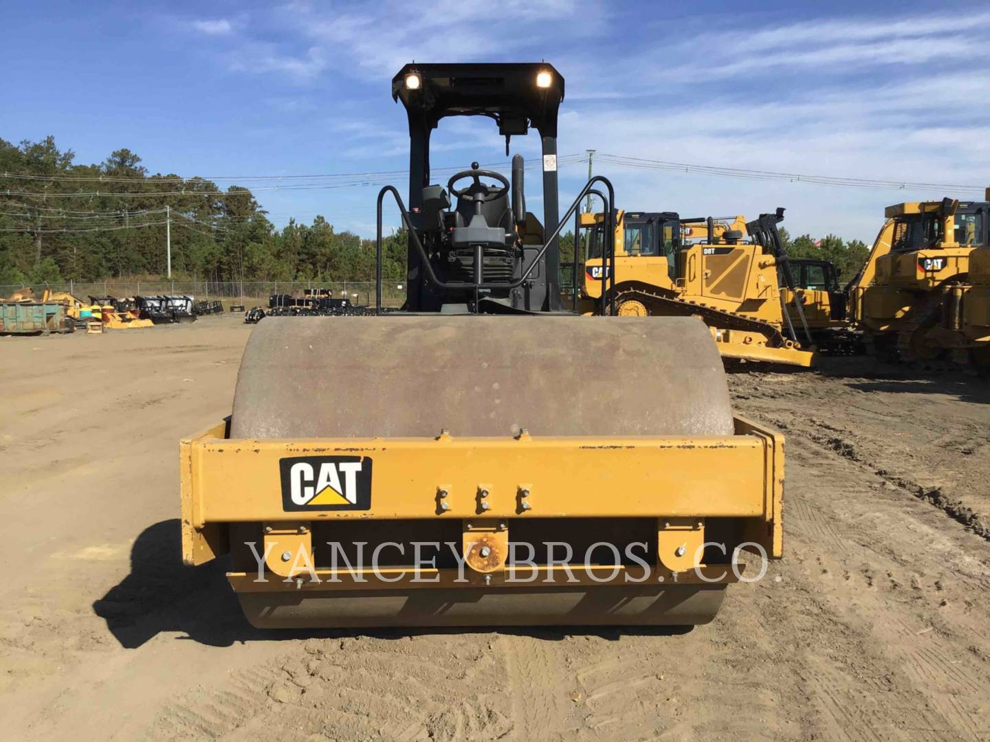 2017 Caterpillar CS56B Compactor