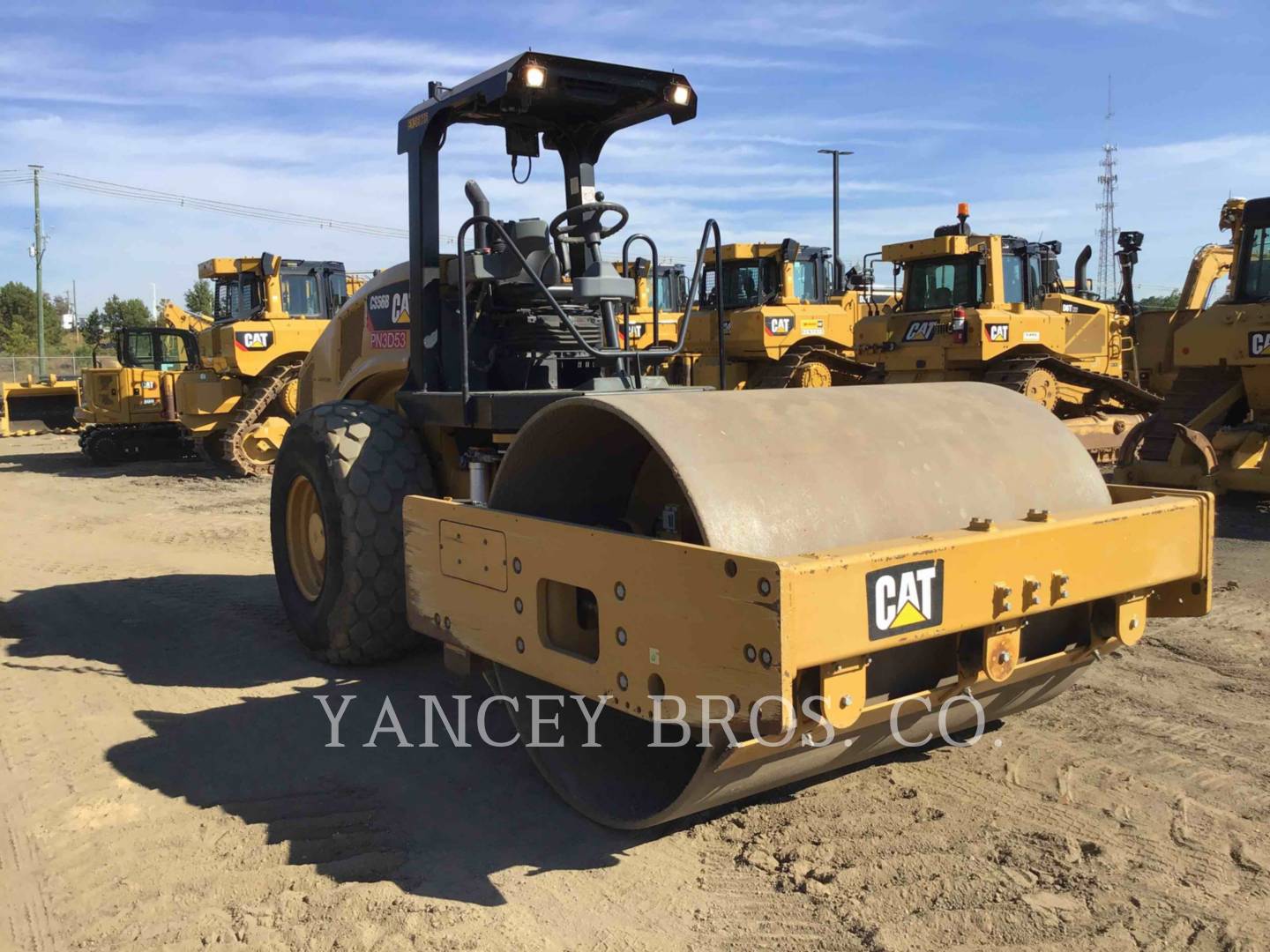 2017 Caterpillar CS56B Compactor