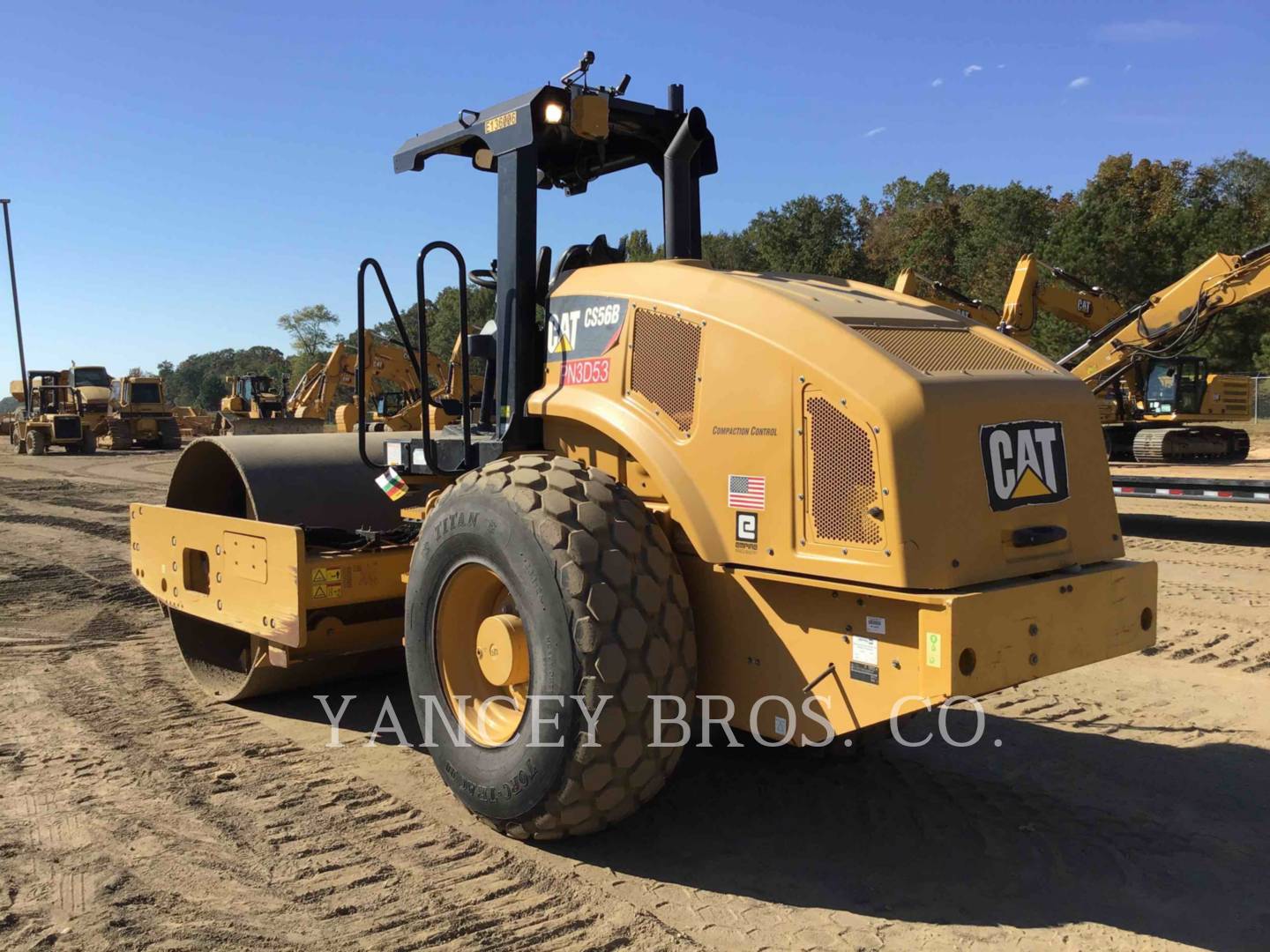 2017 Caterpillar CS56B Compactor