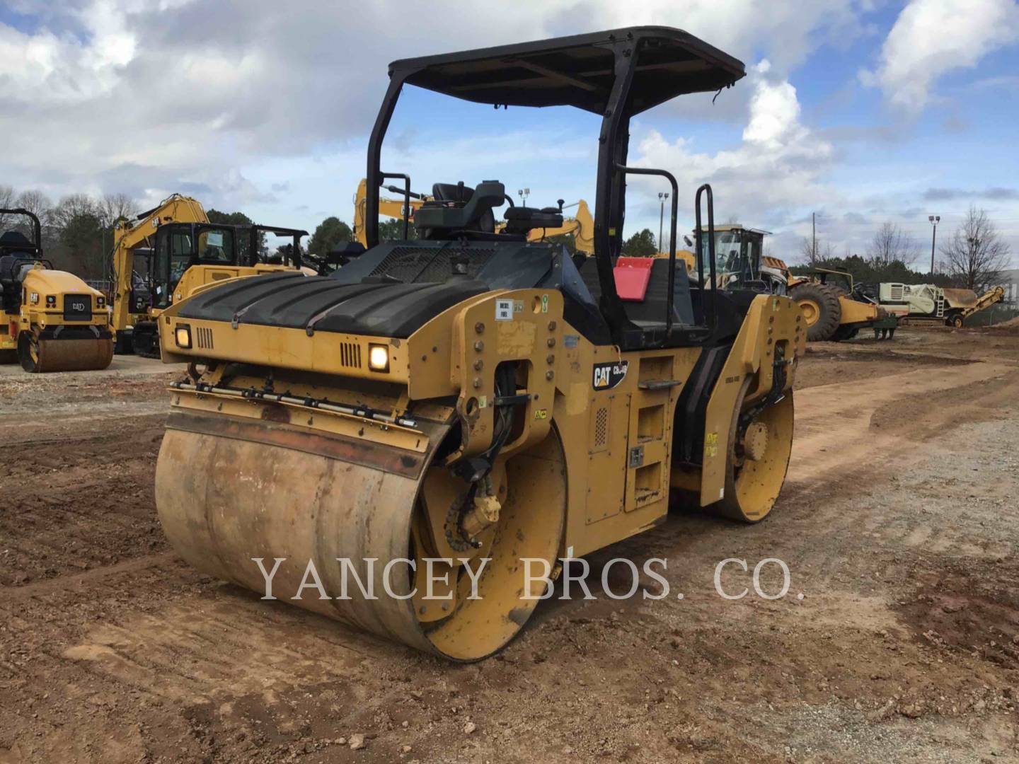 2012 Caterpillar CB54B Compactor