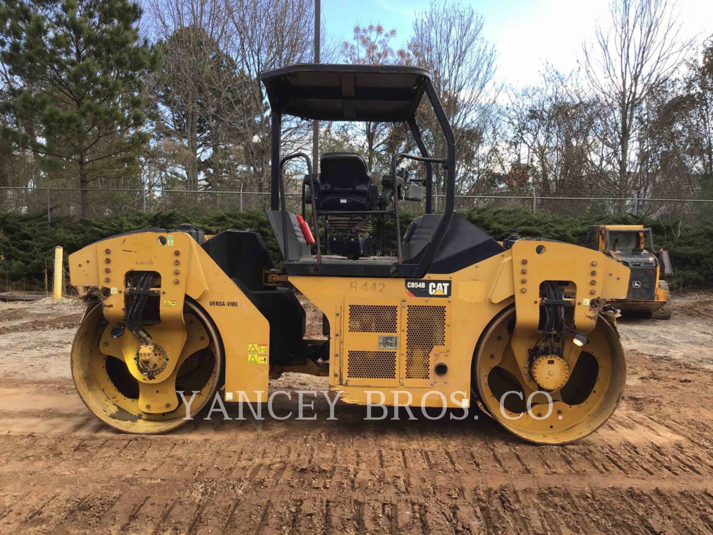 2012 Caterpillar CB54B Compactor